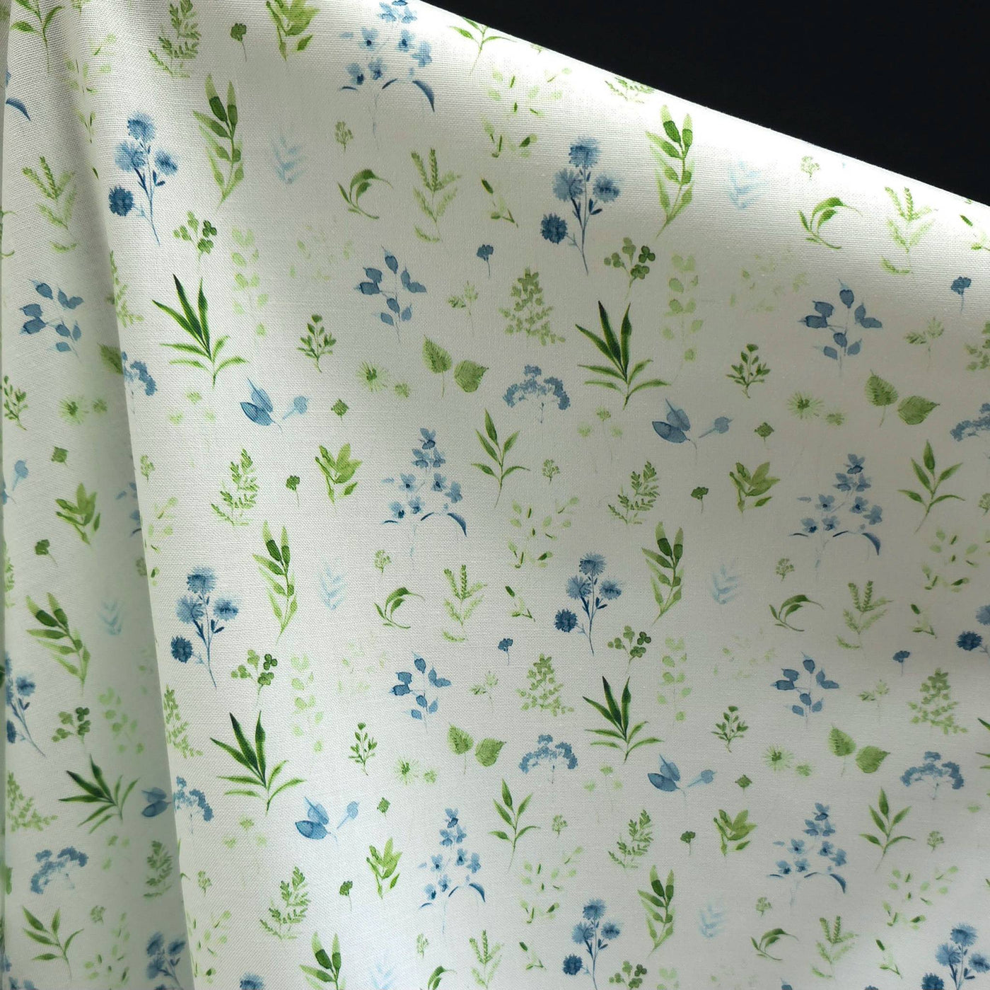 100% Cotton | Peace & Wildflowers | Green | 47 cm | END OF ROLL