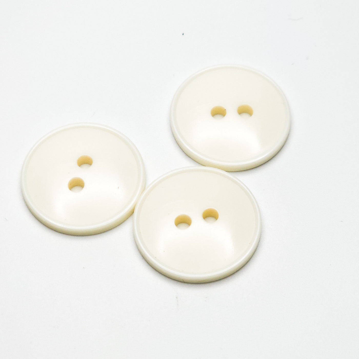 Buttons #B30 | 18 mm white