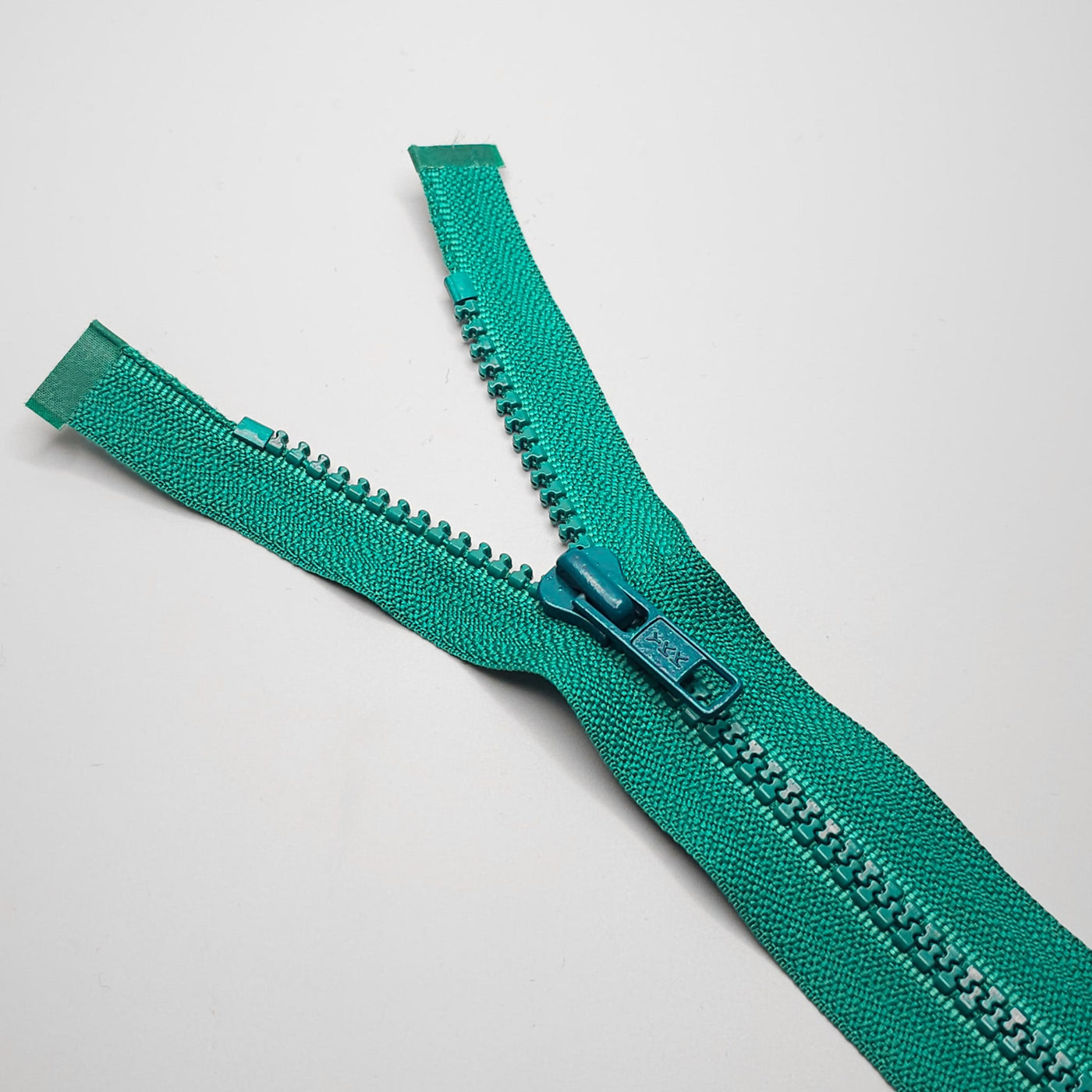 YKK Open End Zipper | Molded Plastic | #5 | 28'' - 71 cm