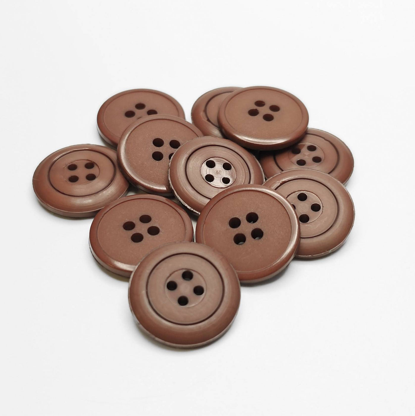 Buttons brown 18 mm