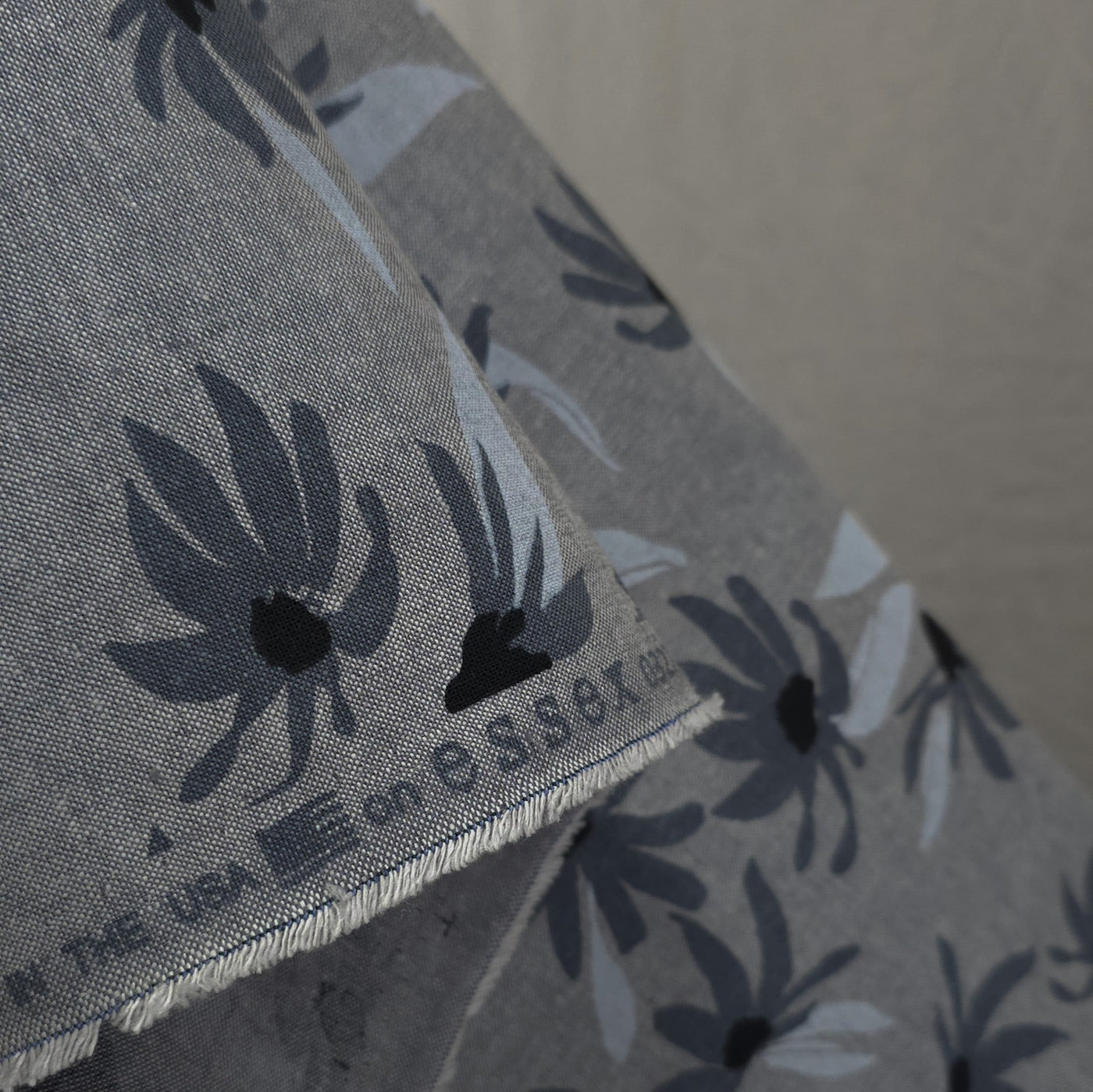 Around the Bend Canvas by Anna Graham pour Robert Kaufman | Graphite