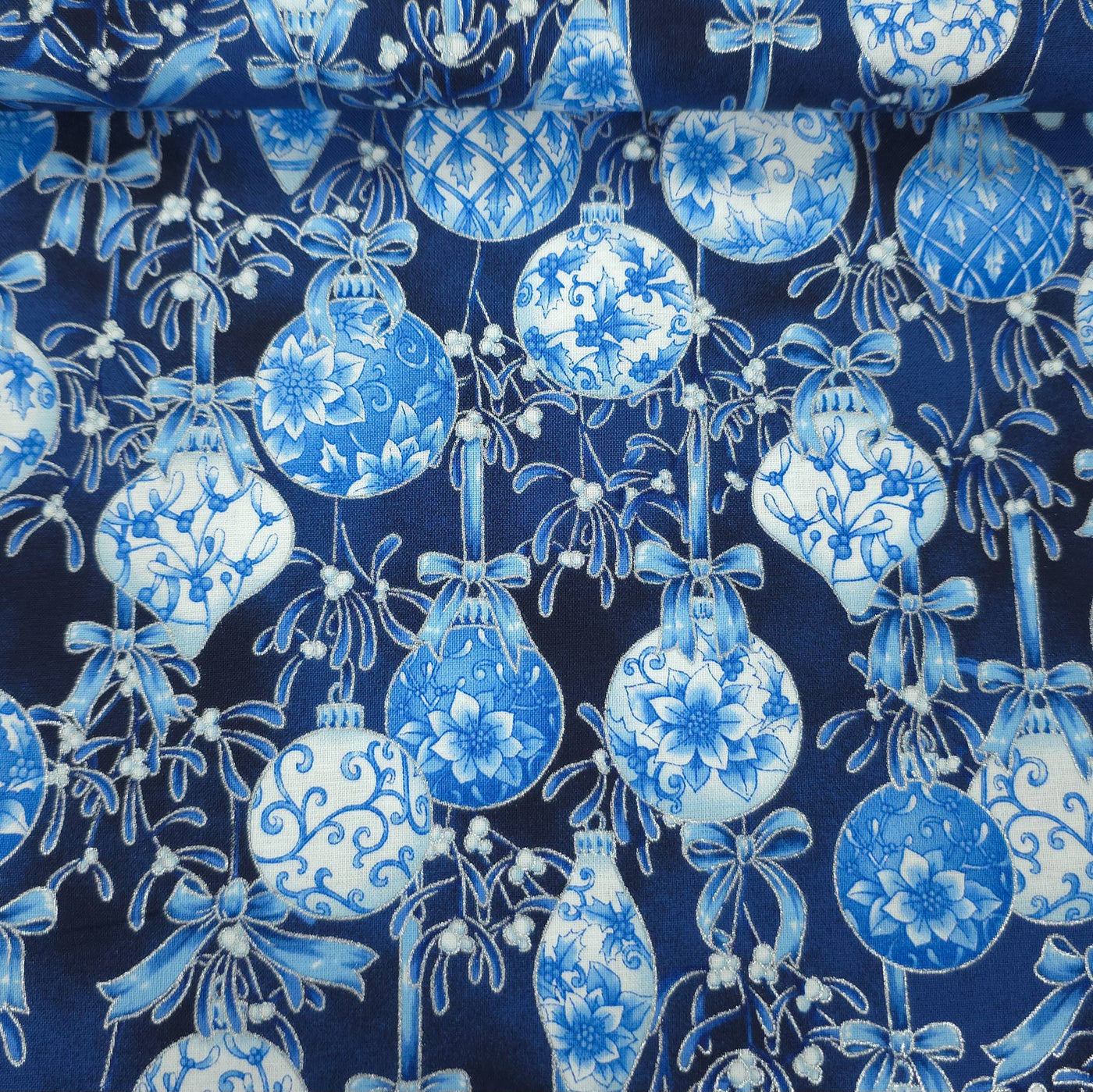 100% Cotton | Holiday Flurish | Festive Finery | Robert Kaufman