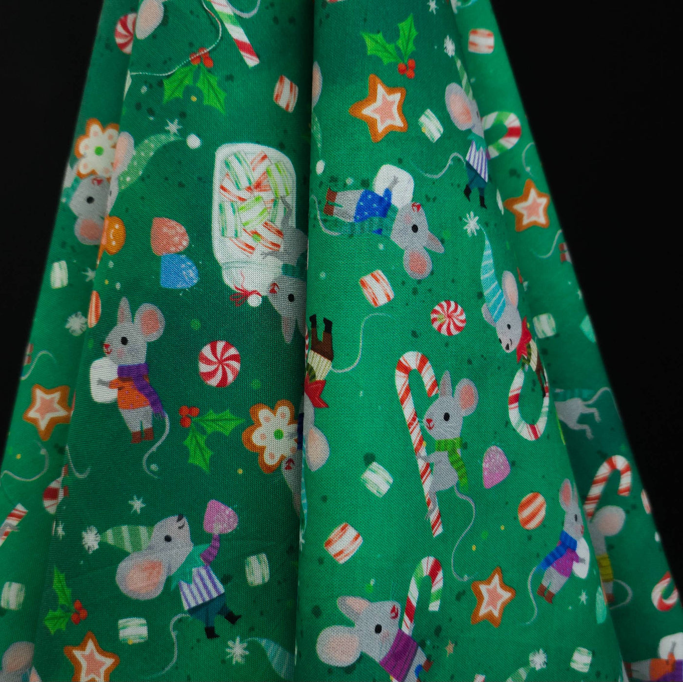 100% Cotton | Jingle Pals | Holly | Robert Kaufman