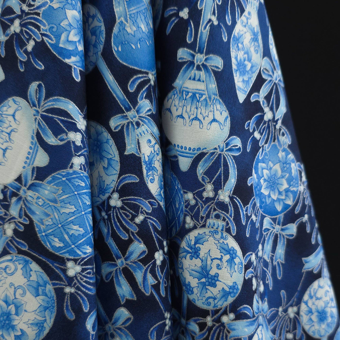 100% Cotton | Holiday Flurish | Festive Finery | Robert Kaufman