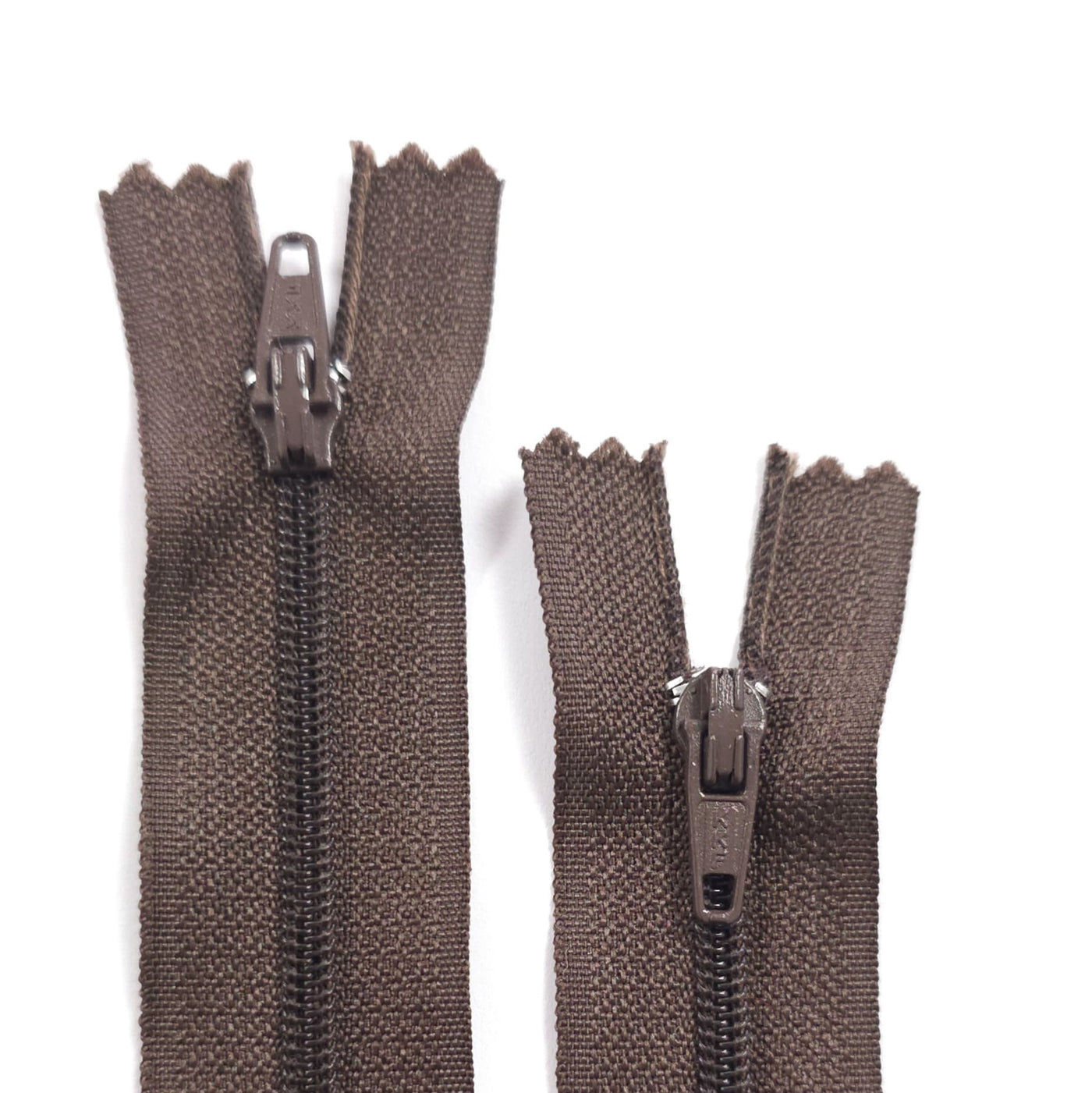 Closed End Nylon Coil Zipper | #3 | 4.5" / 11.5 cm