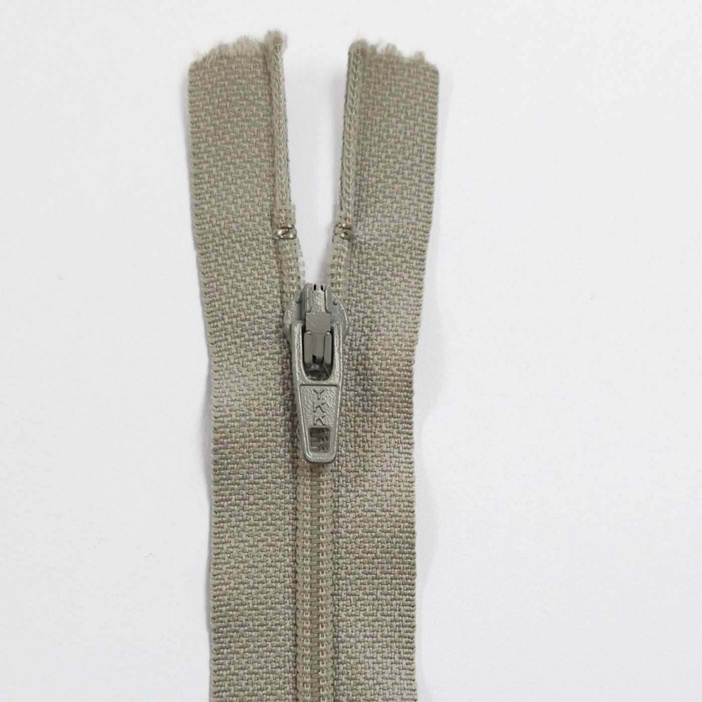 Closed End Nylon Coil Zipper | #3 | 4" / 10 cm