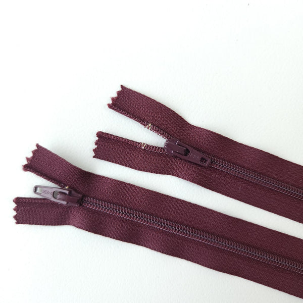 YKK | Nylon Coil Closed-End Zipper | #3 | 7 / 18 cm