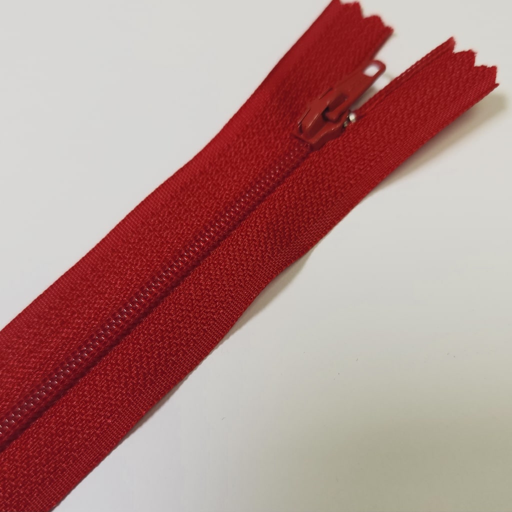 KKF | Closed End Zipper | #3 | 59 1/4" / 150 cm | Red