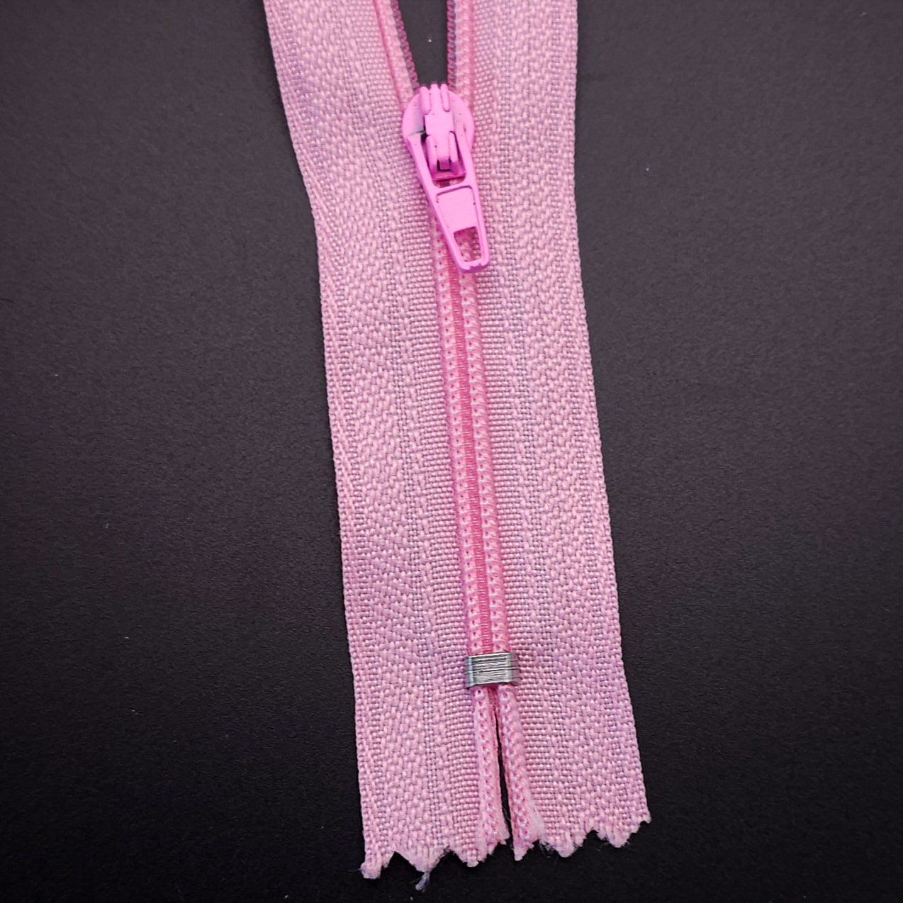 Closed-End Nylon Coil Zipper #3 | 18" / 46 cm