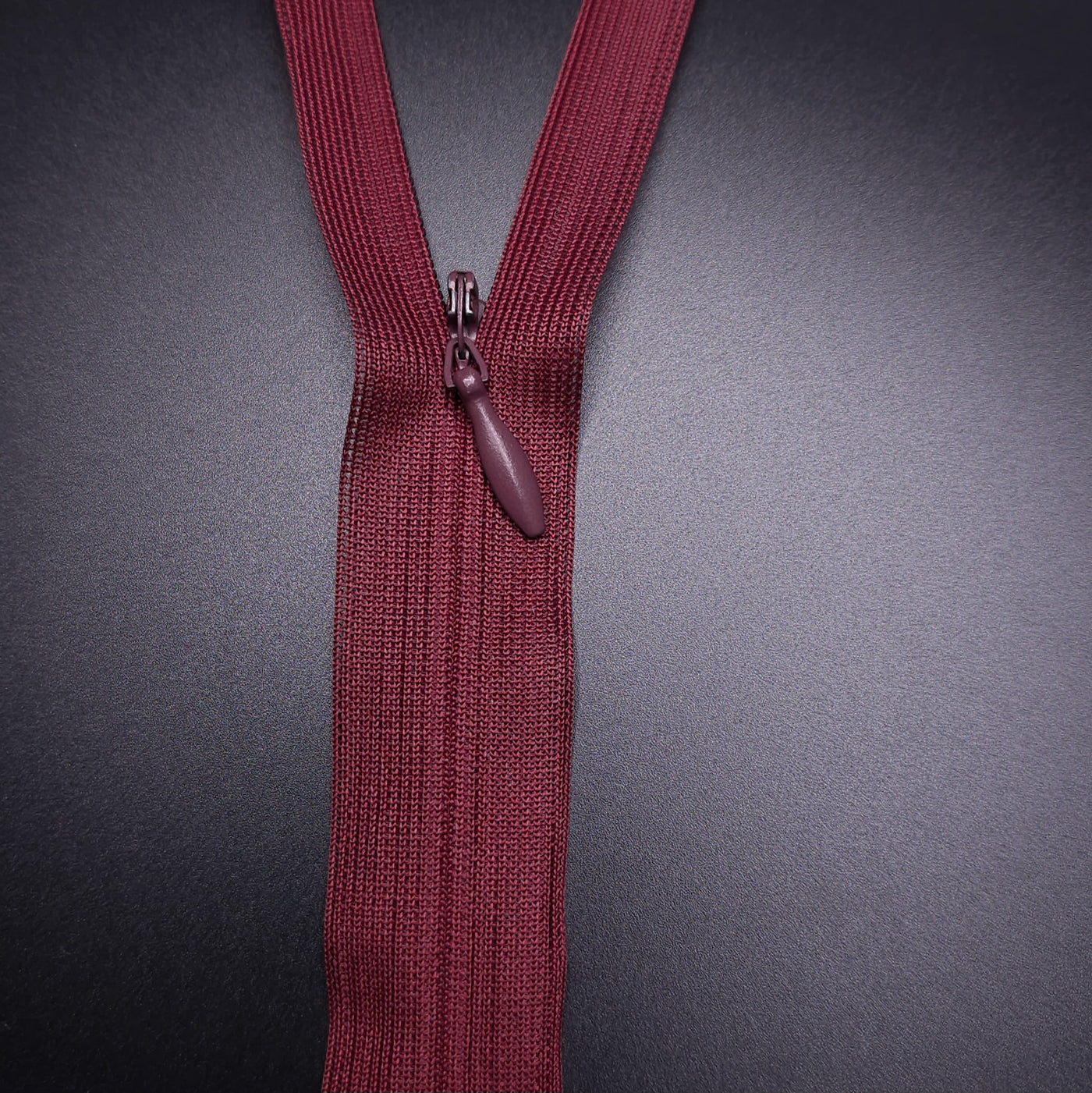 Closed End Invisible Zipper | #2 | 8" / 20 cm