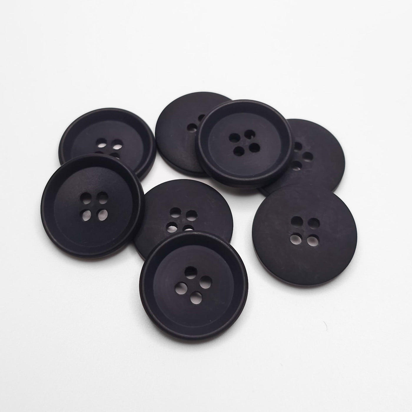 Buttons Black 20 mm
