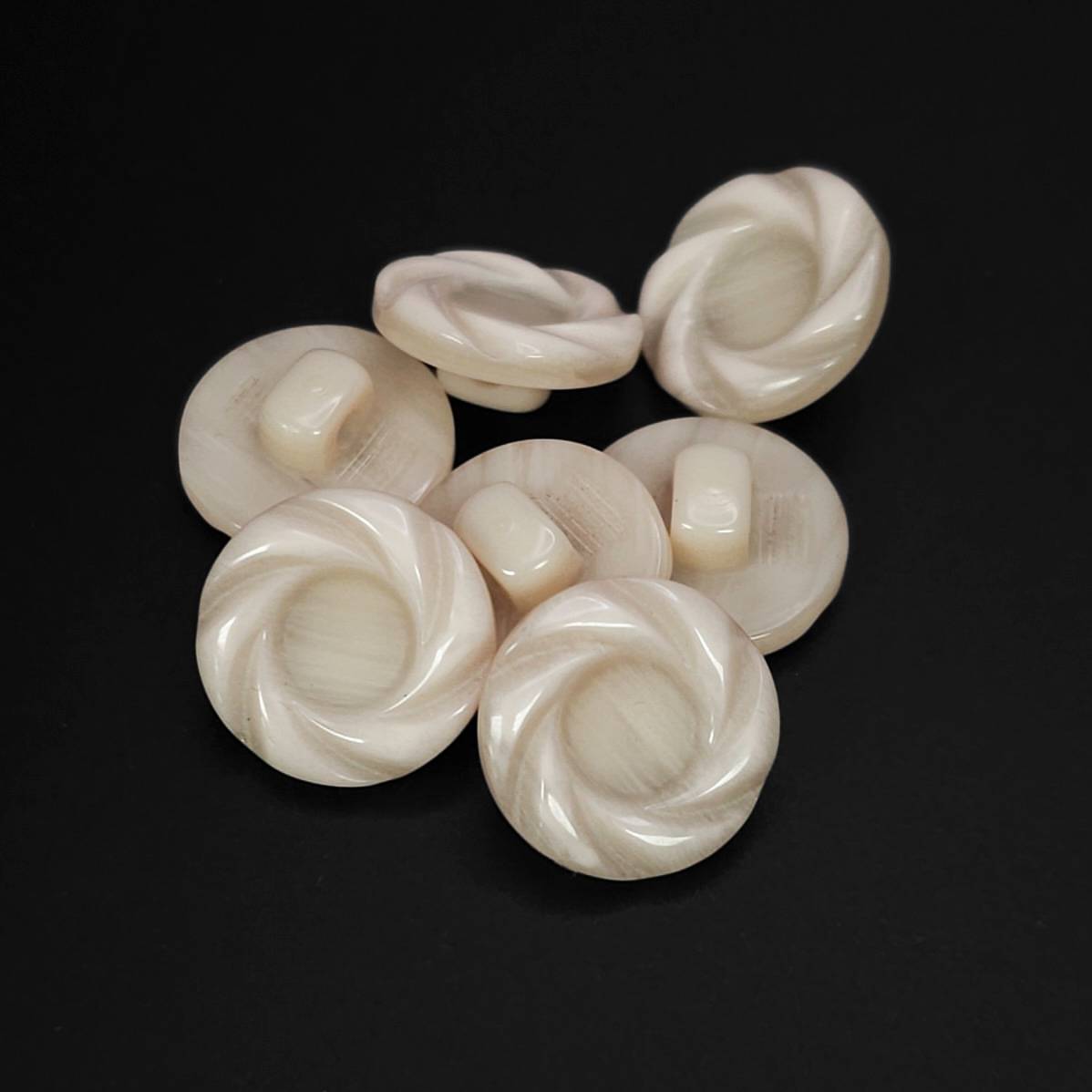 Buttons Beige 15 mm