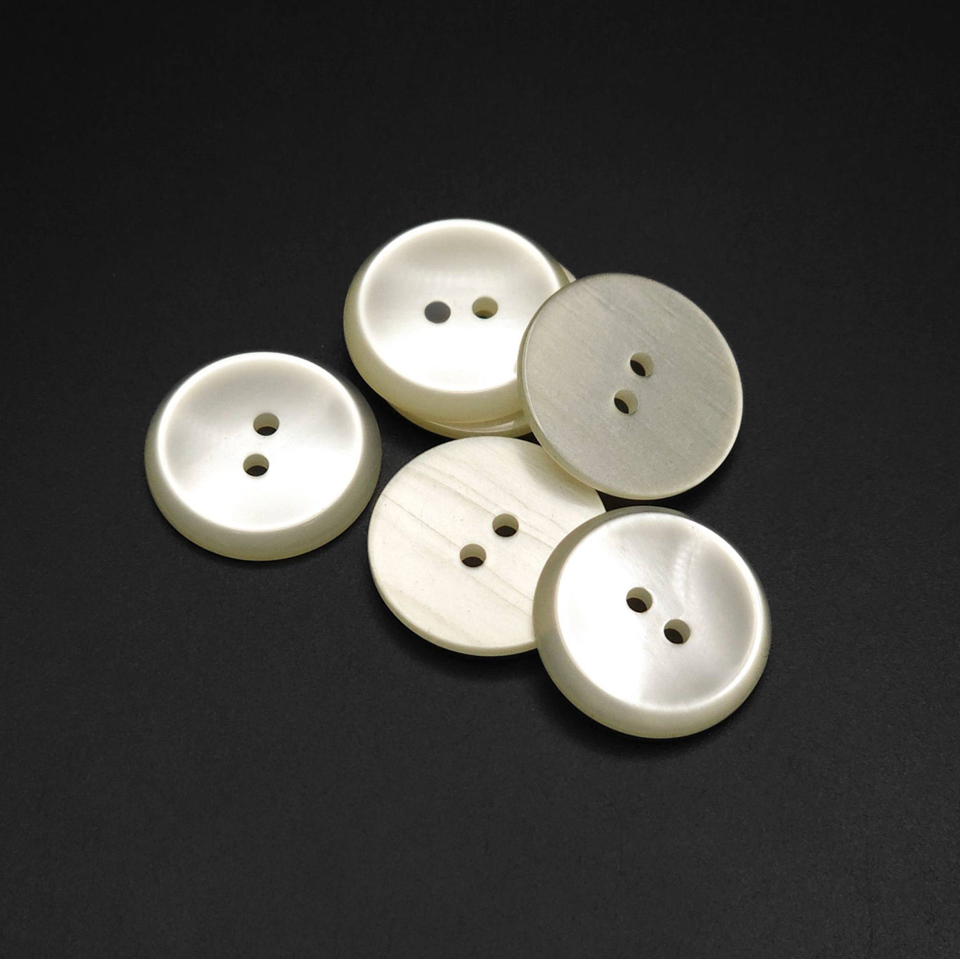 buttons clear 18mm
