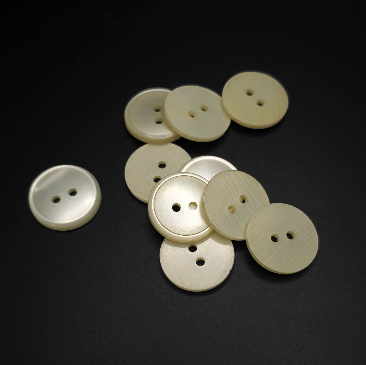 buttons 19mm soft yellow