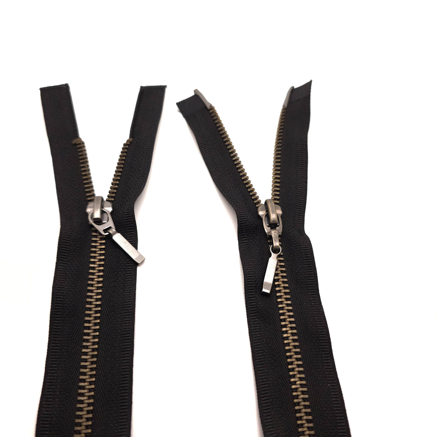 Open-End Zipper | Antique Gold | 2 Ways &nbsp;| 25" - 64 cm | Black&nbsp;