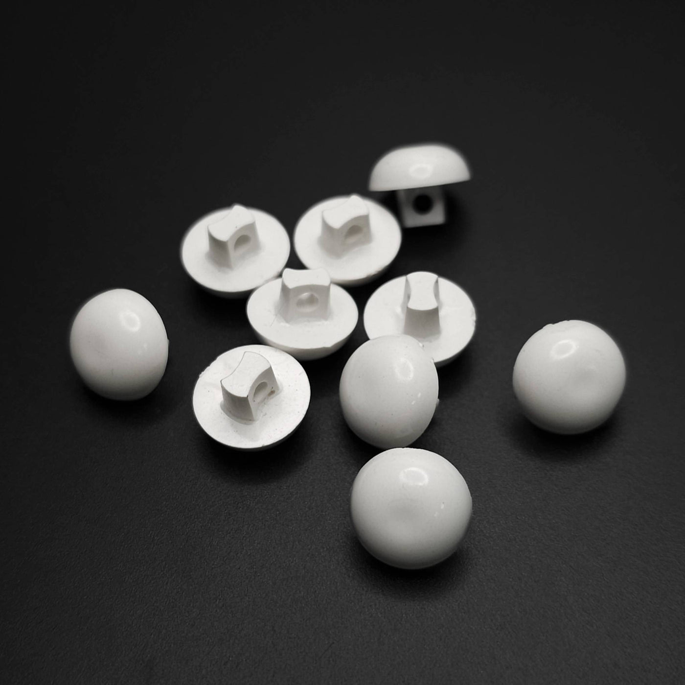 buttons white 11mm