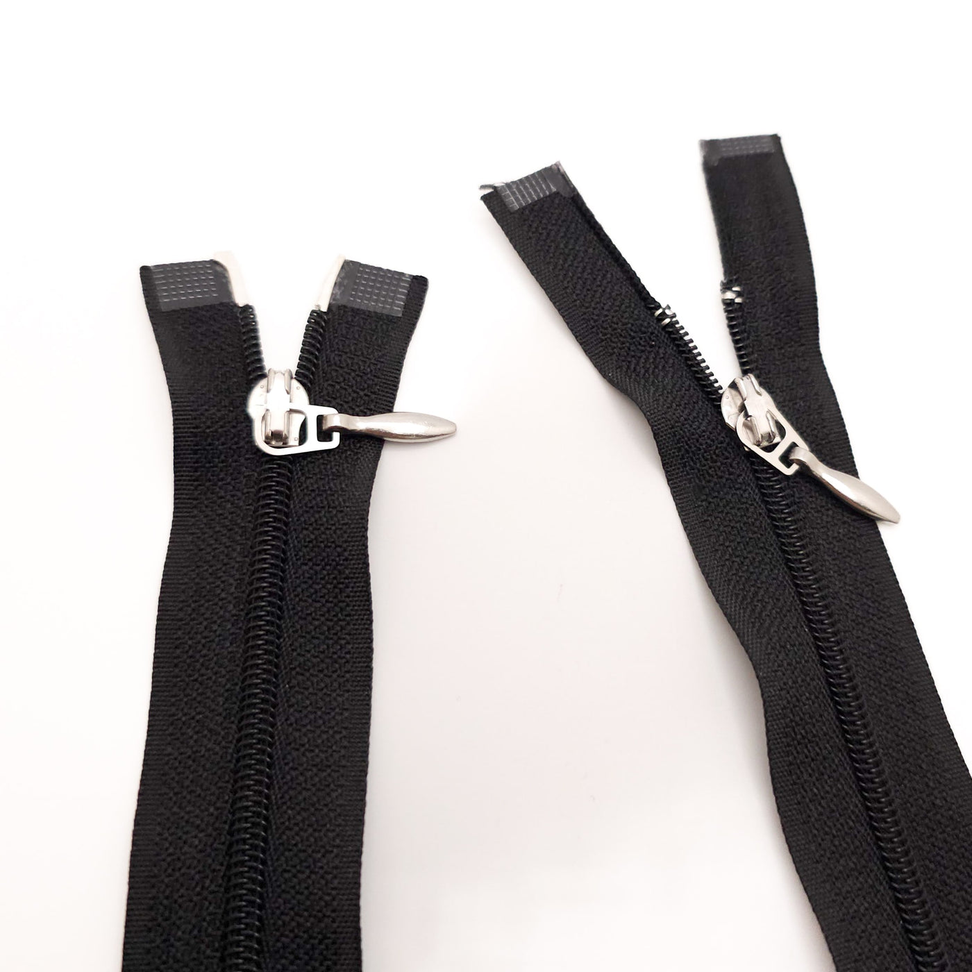 Open-End Zipper | Nylon Coil | 2 Ways  | 22" - 55 cm | Black