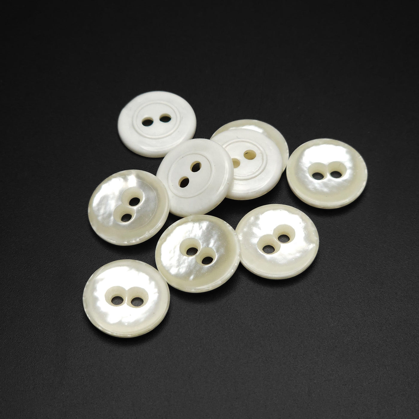 Buttons white | 14 mm