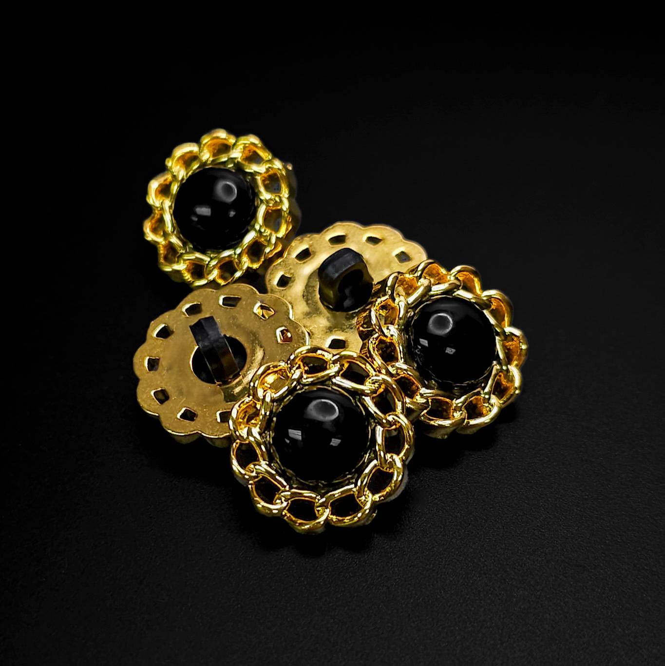 Buttons Gold and Black 17 mm