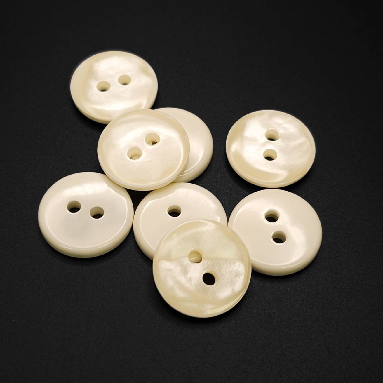 Buttons Cream White 15 mm
