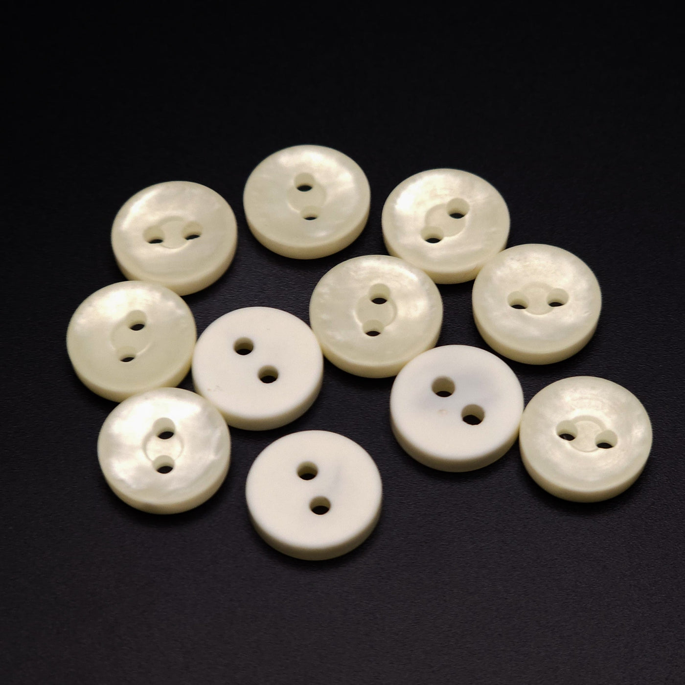 BUTTONS 10 MM CREAM