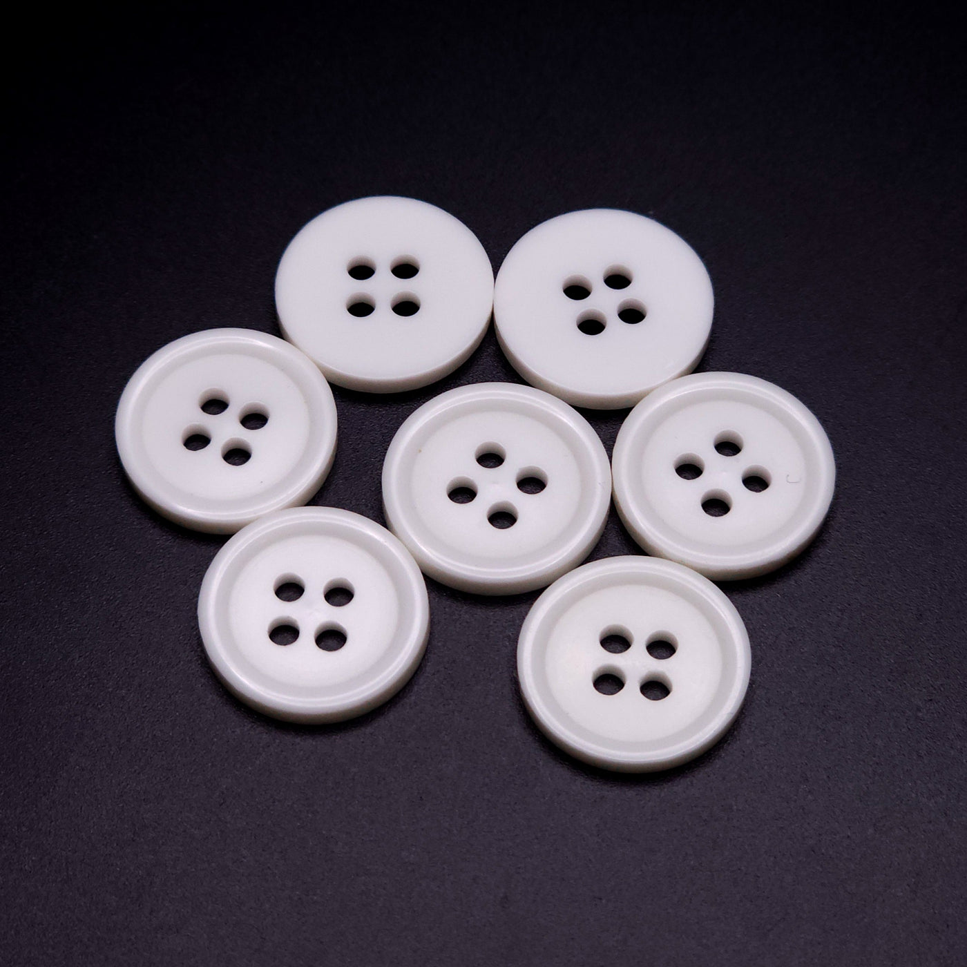 Buttons 14 mm - White