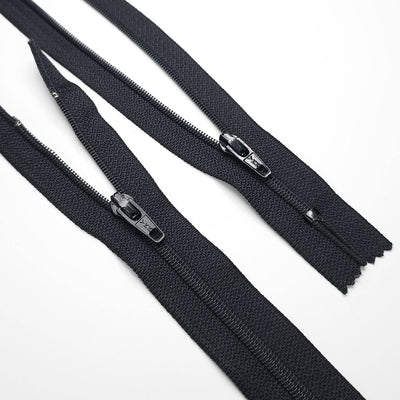YKK | Closed End Zipper | Nylon Coil | Dark Navy | #2 | 6 3/4'' - 17 cm