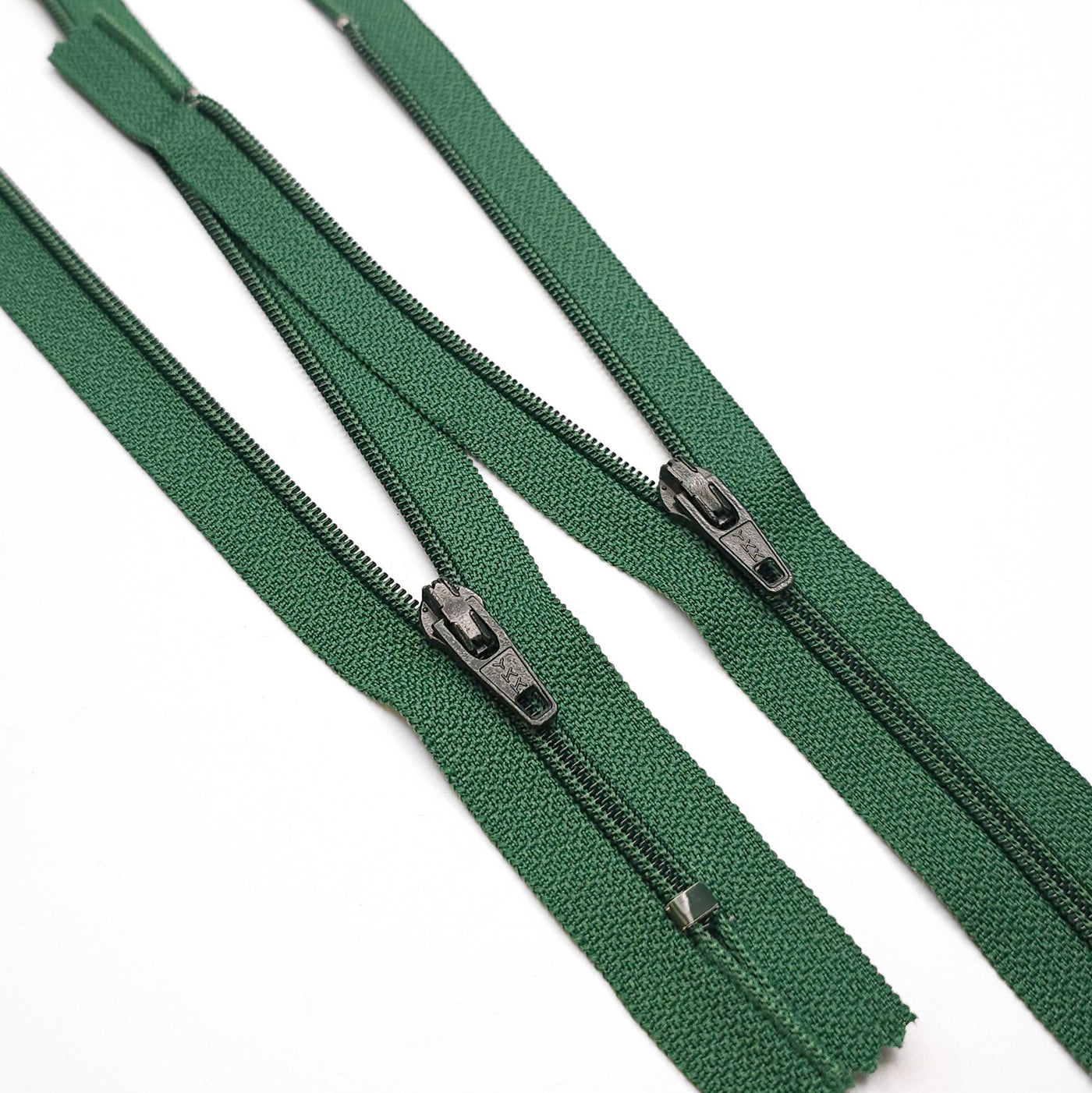 YKK | Closed End Nylon Coil Zipper | #2 | Green | 8 1/2'' - 21.5 cm