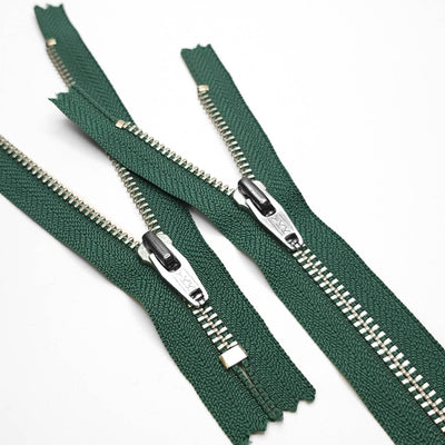 YKK | Closed End Zipper | Metal | Forest Green | #5 | 5 3/4'' - 14,5 cm