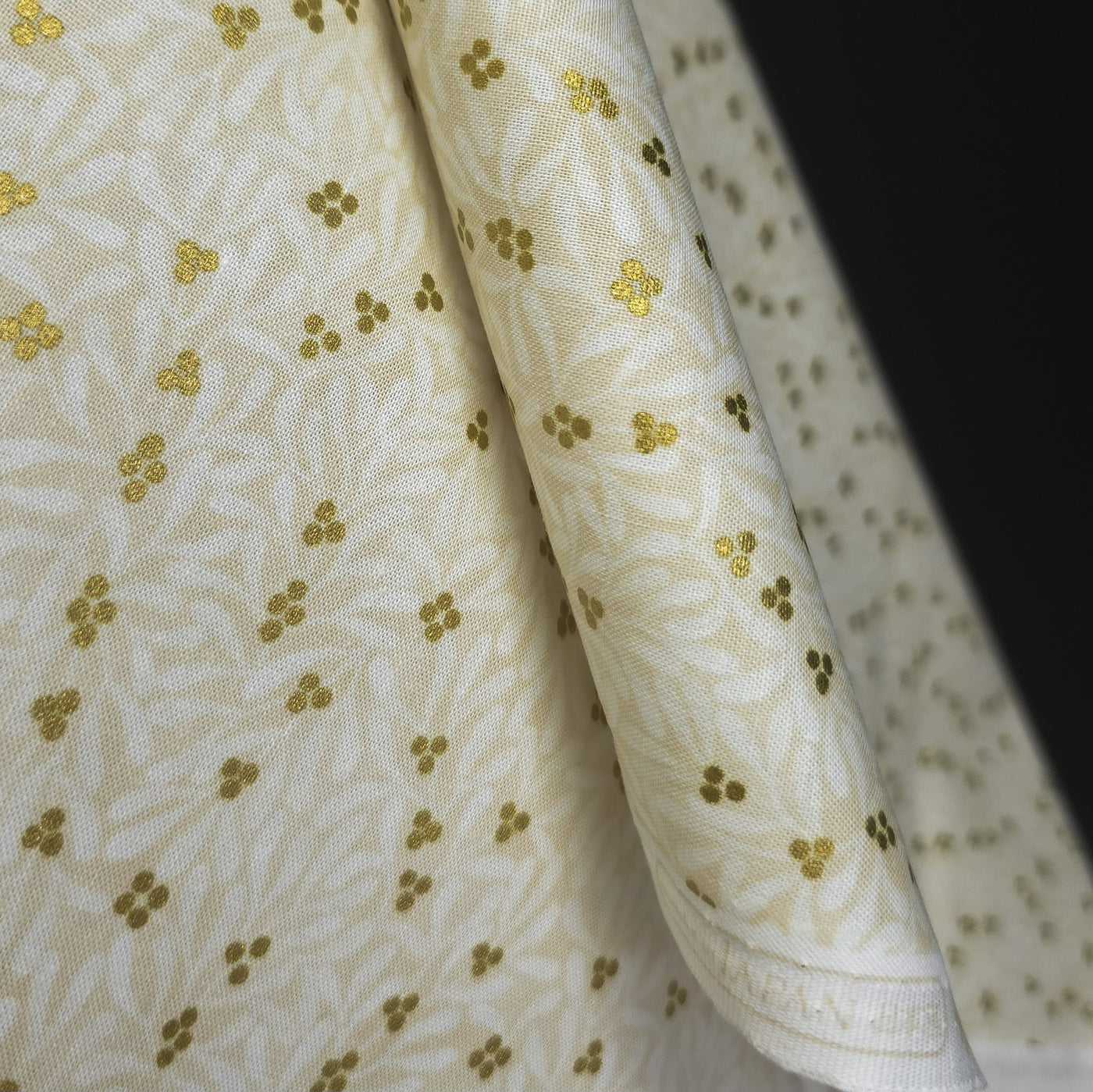 100% Cotton | Holiday Flourish | Festive Finery | Robert Kaufman - Vanilla 