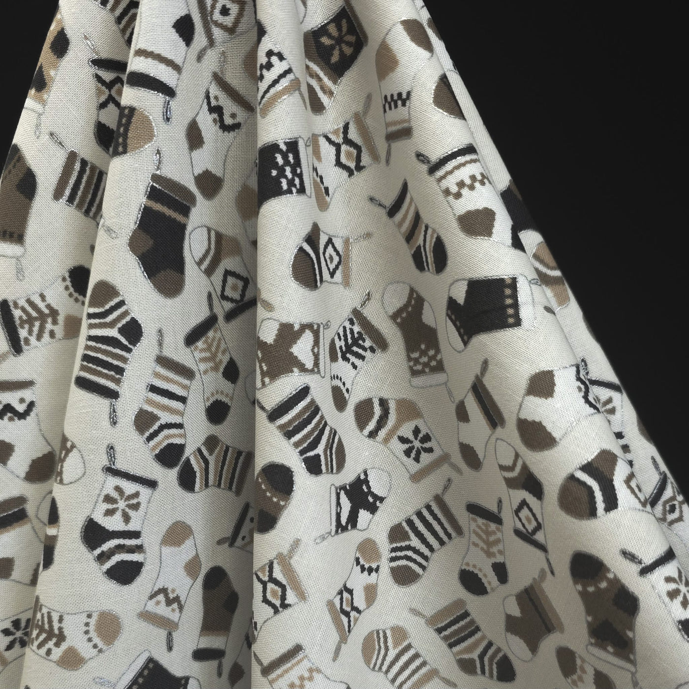 100% Cotton | Holiday Charms | White | Robert Kaufman