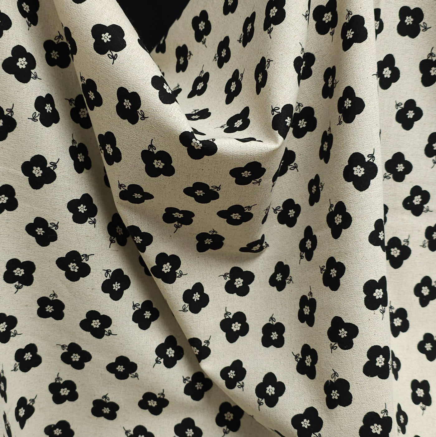 Cotton Flax Print Canvas | Flowers | By Robert Kaufman | Natural & Black