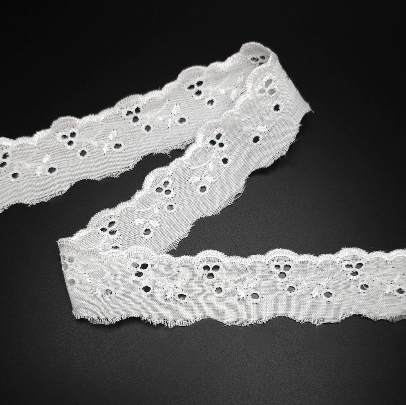 Eyelet Lace Trim | White | 2.5 cm - 1"