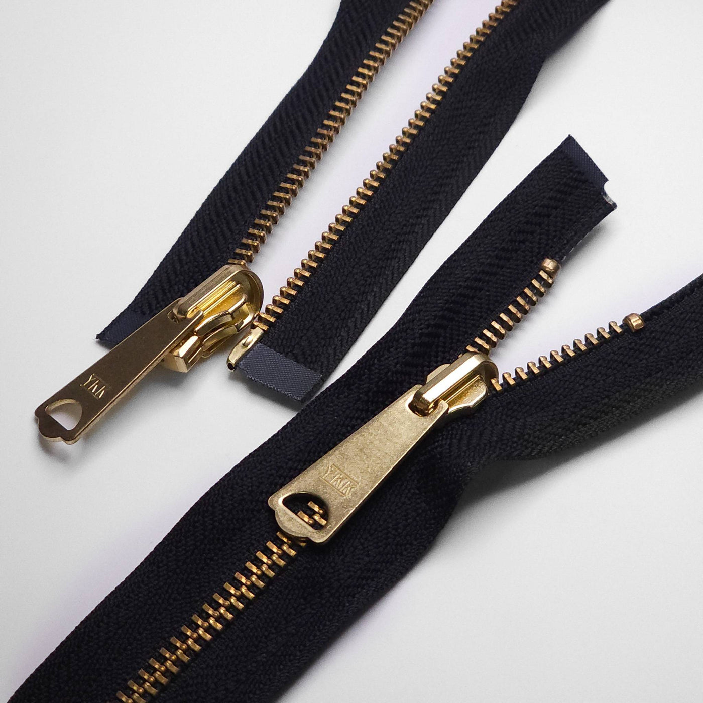 YKK | Open End Reversible Zipper | Metal | #5 | Black | 25 3/4'' - 65.5 cm