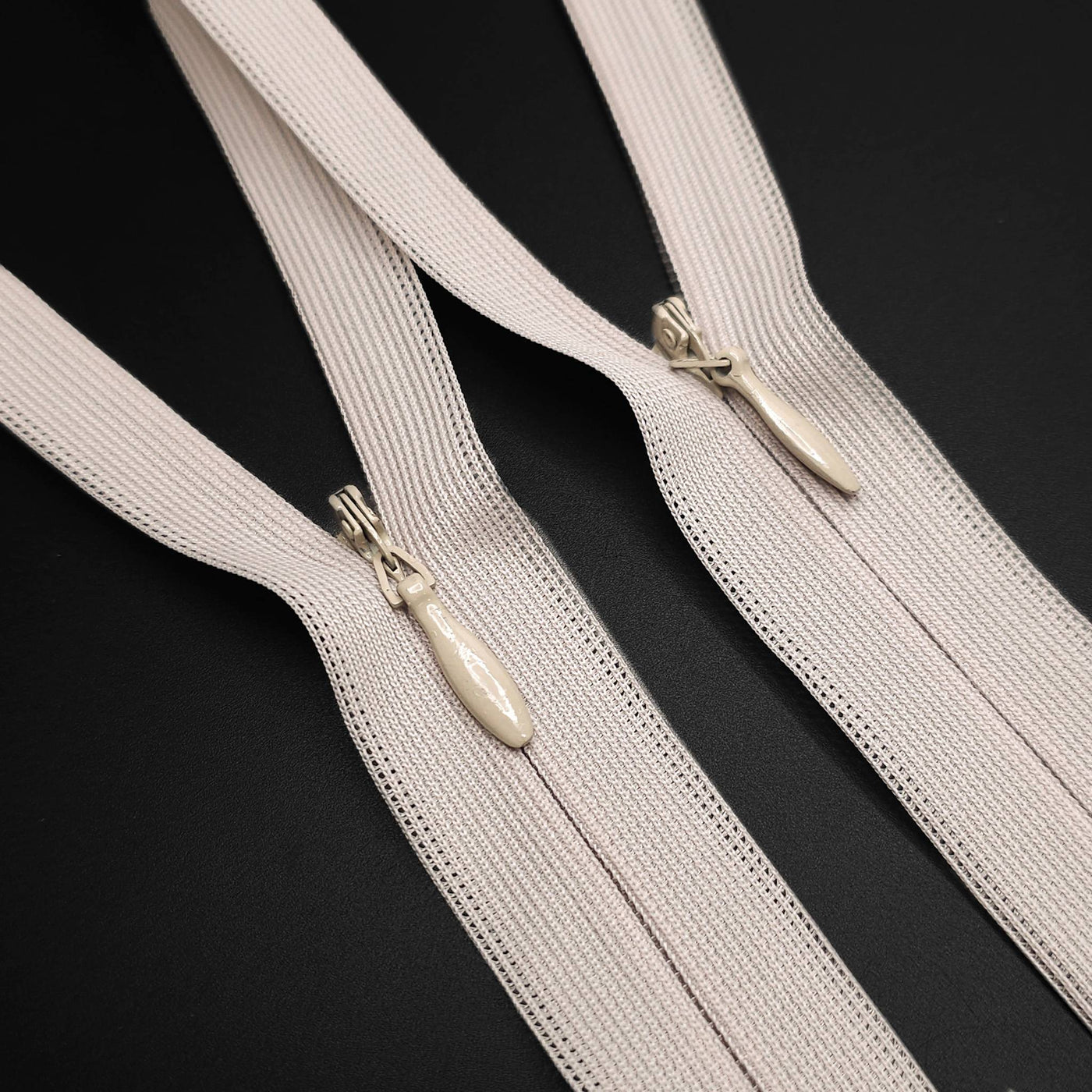 Closed End Invisible Zipper | #3 | Stone Hearth | 7 1/2'' - 19 cm