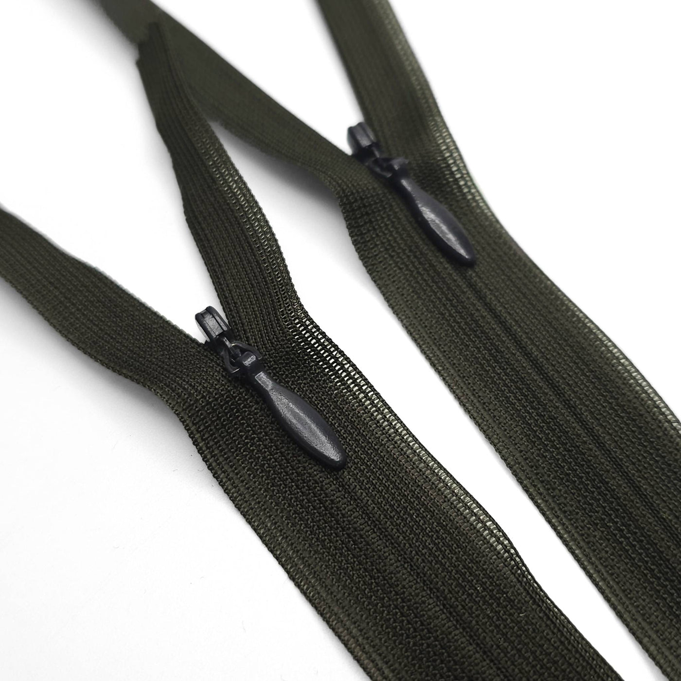 YKK | Closed End Invisible Zipper | #3 | 6 3/4'' - 17 cm