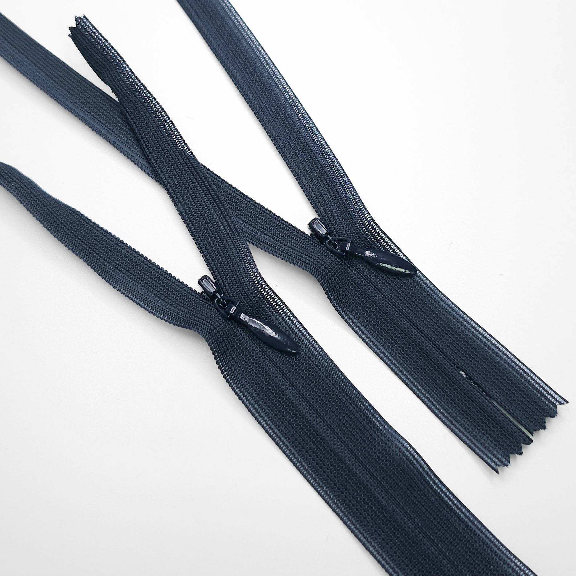Buy Quality Zippers Online | Large Selection for Sewing | Les Tissées