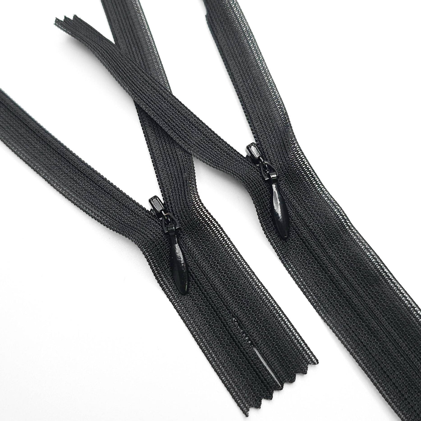 Buy Quality Zippers Online | Large Selection for Sewing | Les Tissées