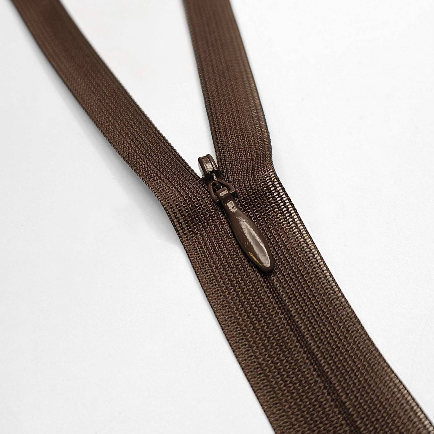 YKK | Closed End Invisible Zipper | #3 | 7 1/2 '' - 19 cm