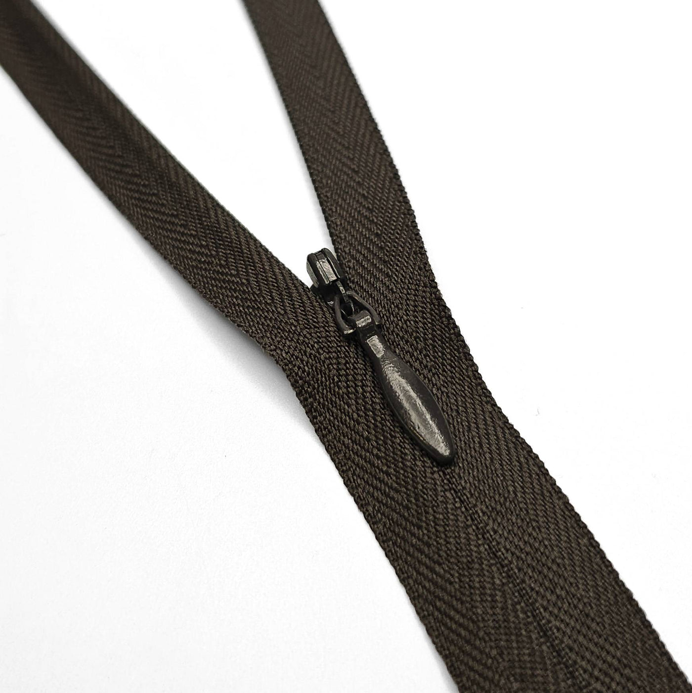 YKK | Closed End Invisible Zipper | #3 | 7 1/2 '' - 19 cm