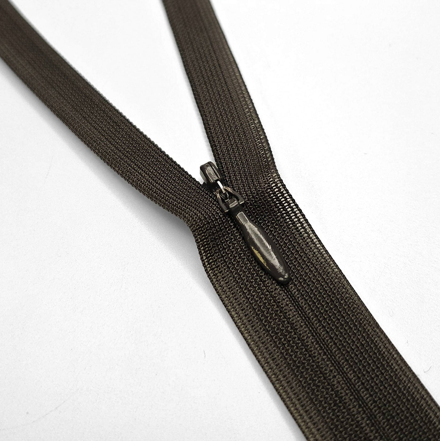 YKK | Closed End Invisible Zipper | #3 | 7 1/2 '' - 19 cm