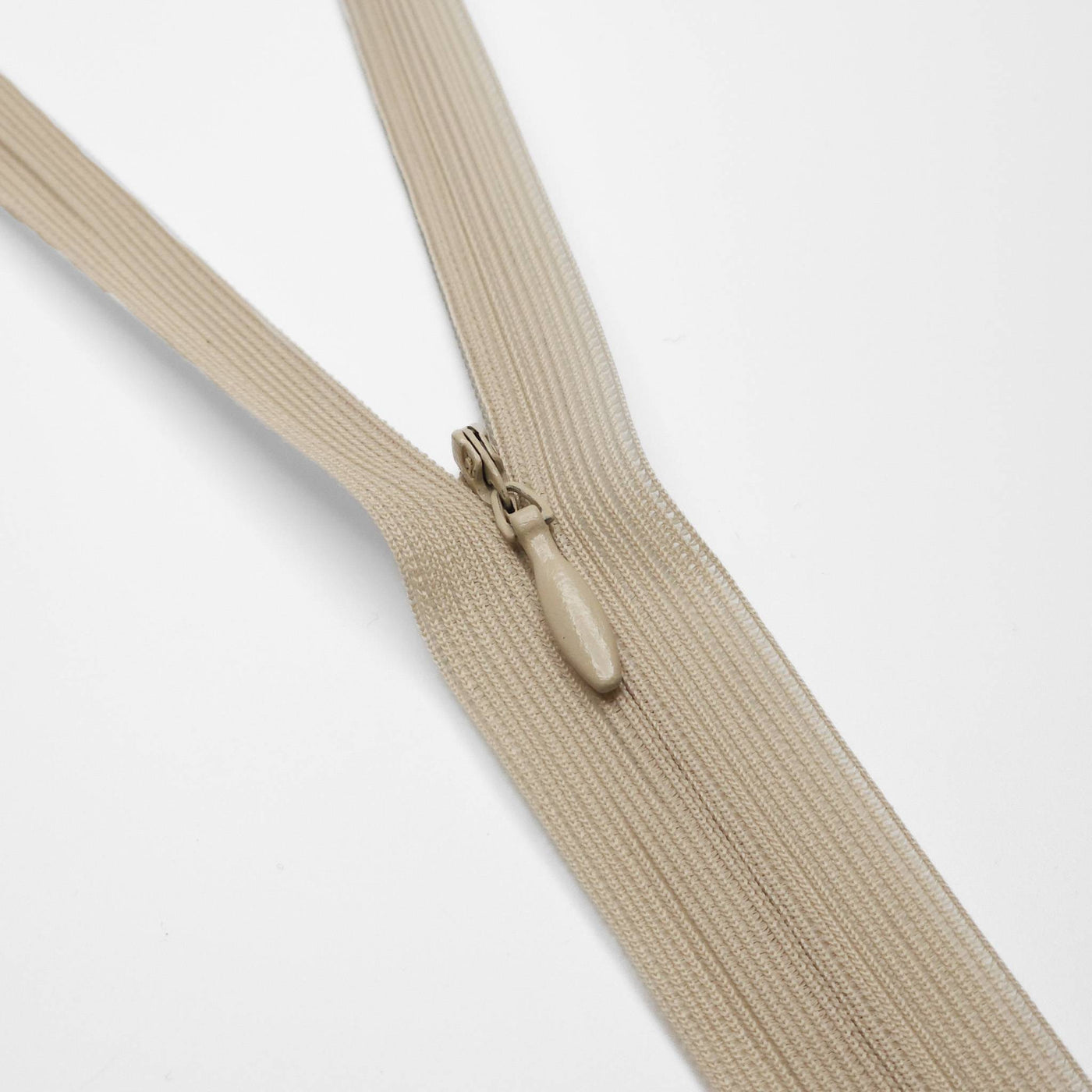 Closed End Invisible Zipper | #2 | 21 1/4'' - 54 cm - Beige