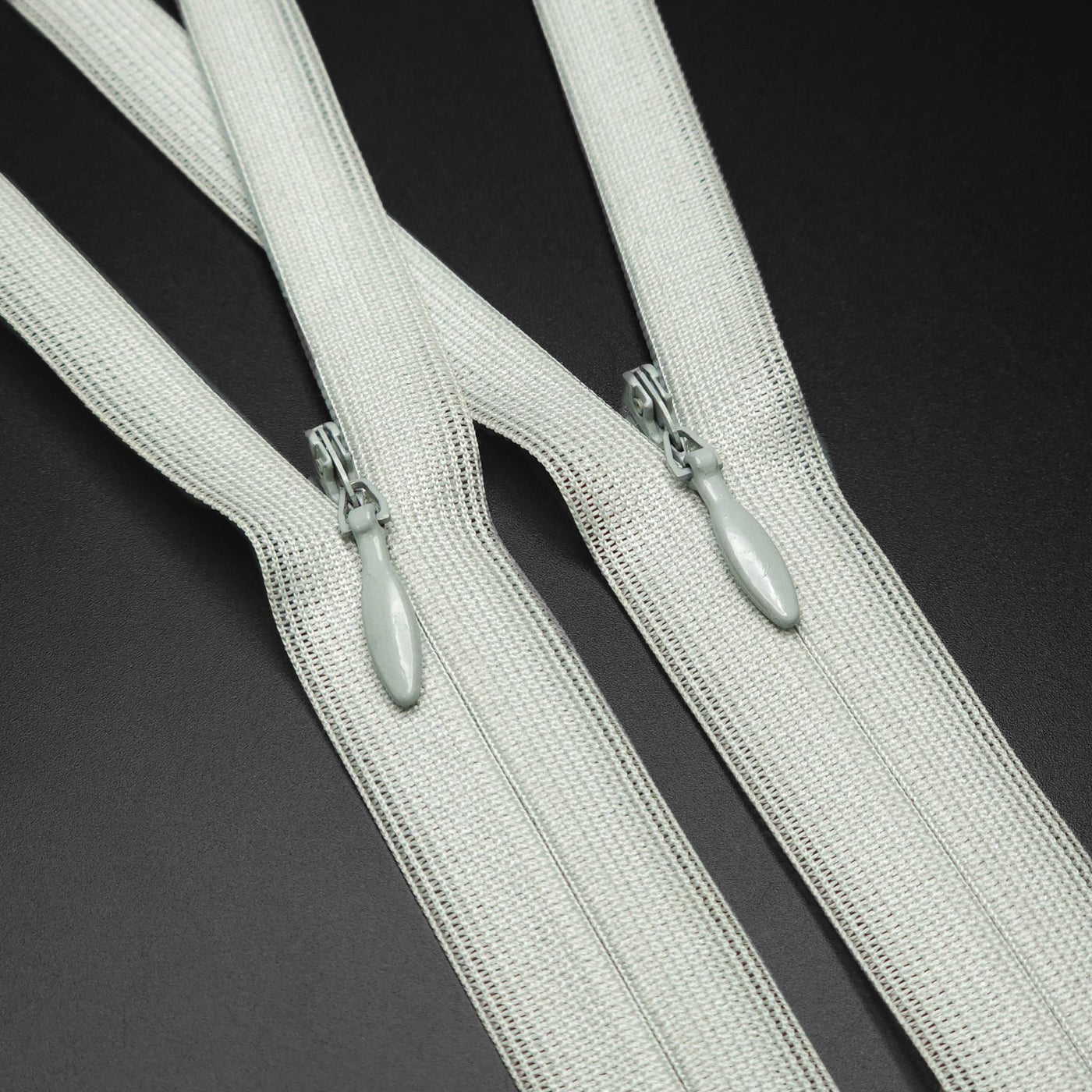 YKK | Closed End Invisible Zipper | #2 | Healing Aloe | 21 1/4'' - 54 cm