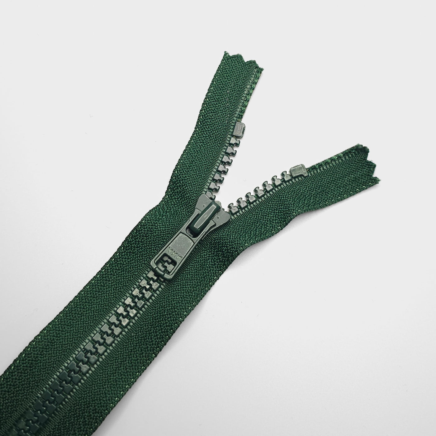 YKK Open-End Zipper | Molded Plastic | #5 | 18'' - 46cm green