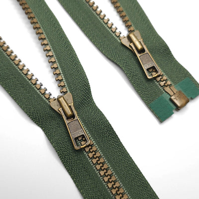 YKK | Open-End Zipper | Molded Plastic | Hunter Green | #5 | 25 1/4'' - 64 cm