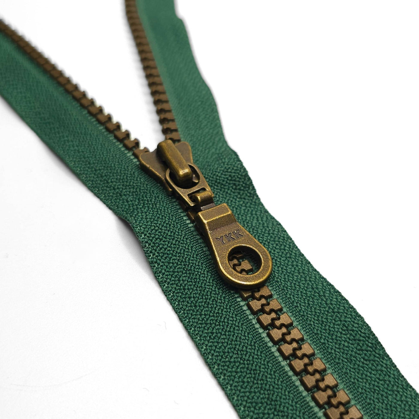 YKK | Closed End Zipper | Molded Plastic | #5 | 8 3/4'' - 22 cm