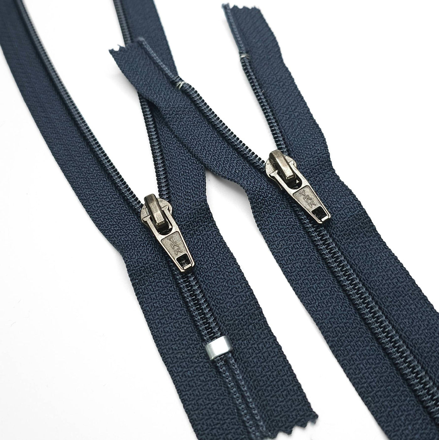YKK | Closed End Nylon Coil Zipper | Dark Navy | #4 | 7 3/4'' - 19.5 cm