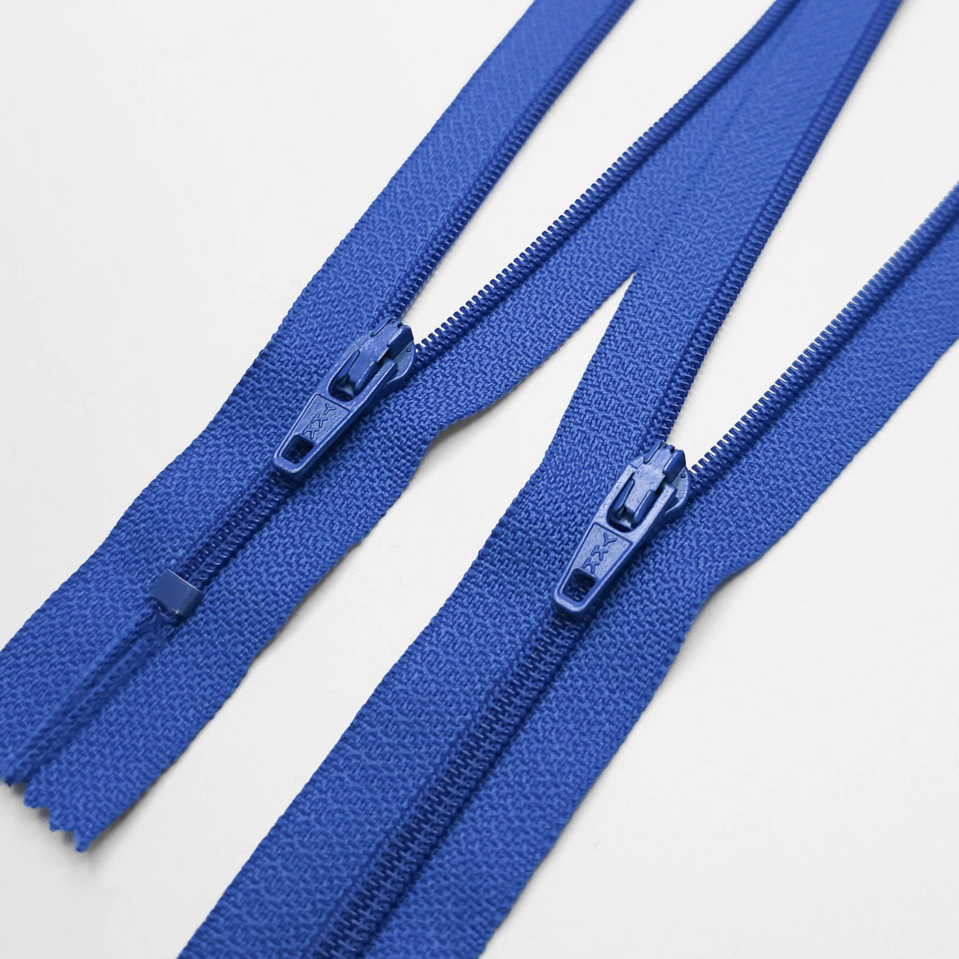 YKK | Closed End Nylon Coil Zipper | #3 | 8 3/4" - 22cm