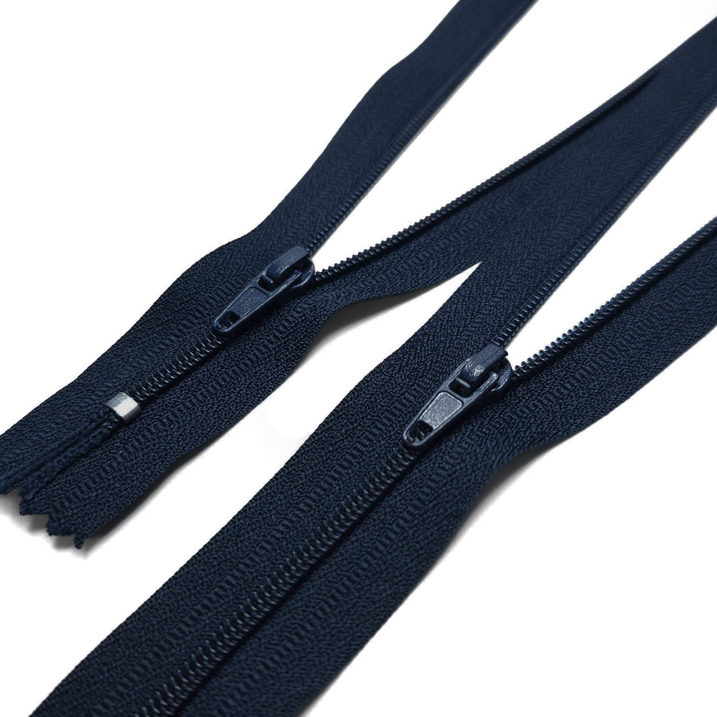 Closed End Nylon Coil Zipper | #3 | 21 3/4" - 55 cm