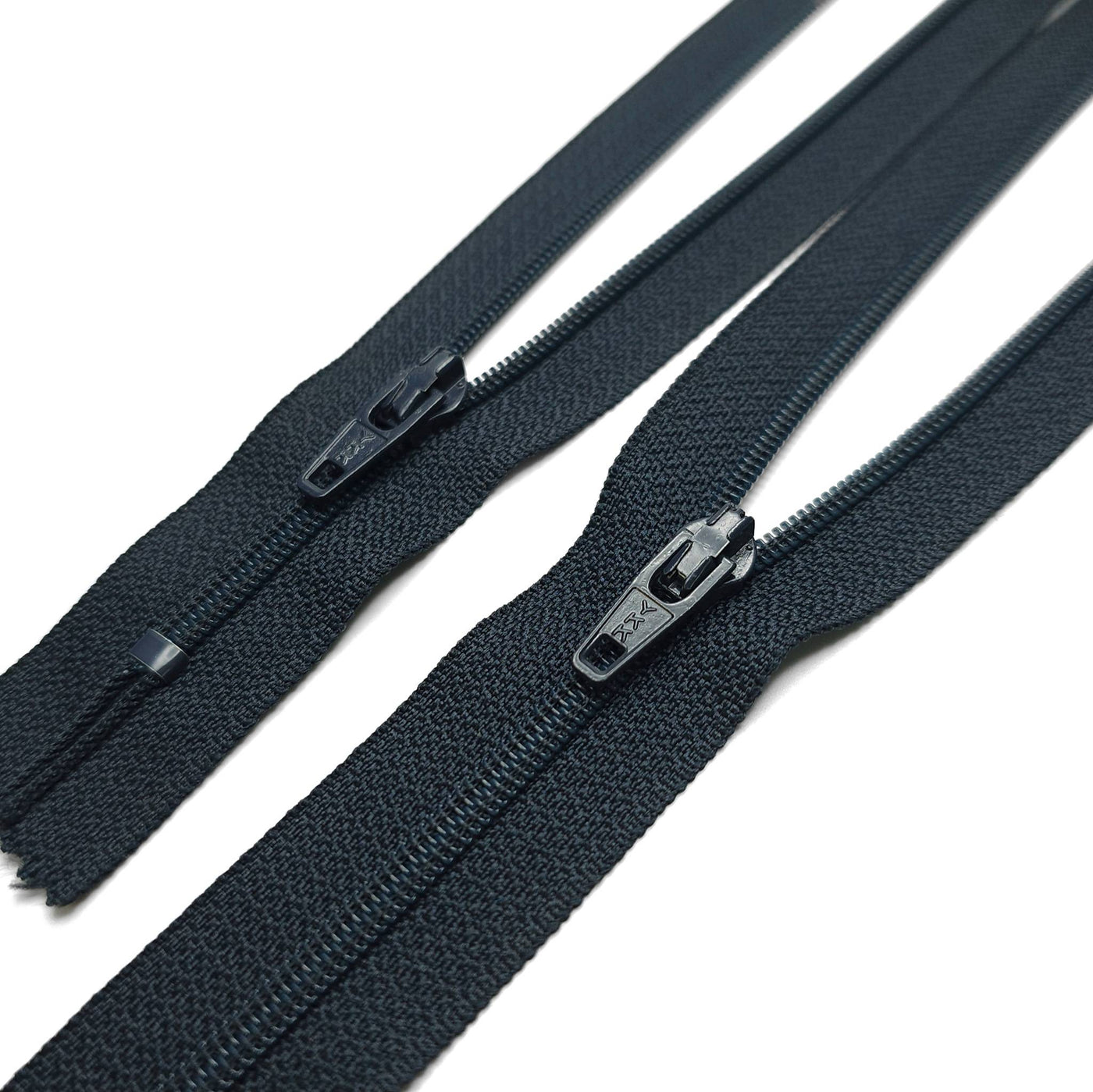 YKK | Closed End Nylon Coil Zipper | #3 | 19 3/4" - 50 cm